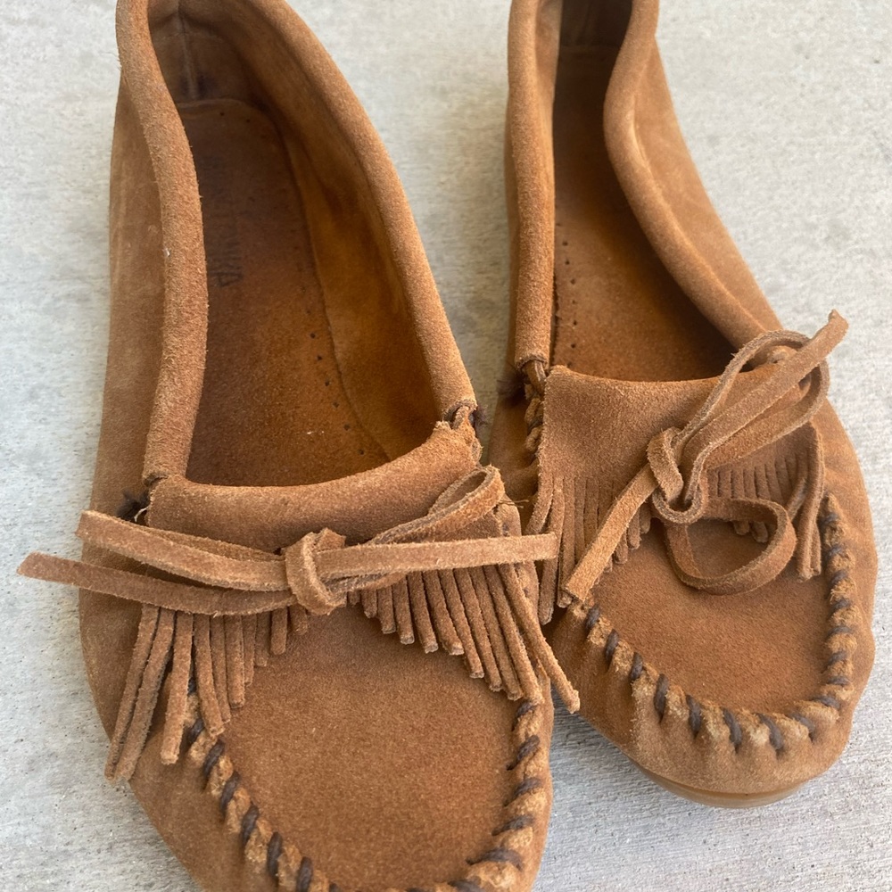 Minnetonka Kilty women’s moccasins | 8.5 | cognac